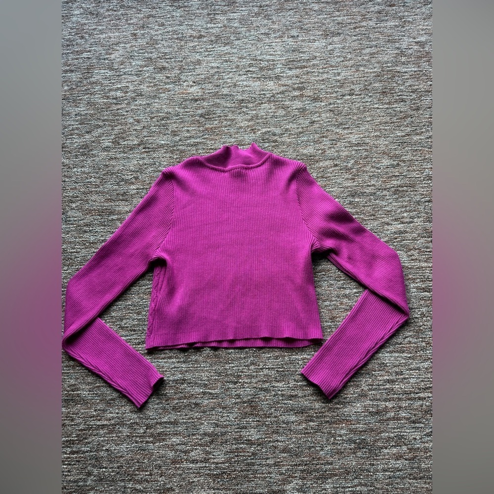 Forever 21 Cropped Cable Knit Mock Neck valentines Sweater Size M - Picture 2 of 9